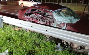 Colisão frontal deixa jovem morta e outra gravemente ferida na BR-101