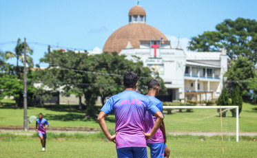 Em jogo-treino histórico, Caravaggio enfrenta o Grêmio no RS