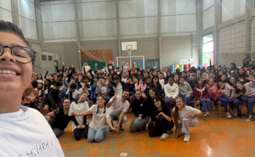 [Áudio] “Inclusão em Cena” leva reflexão sobre bullying e diversidade às escolas de Criciúma