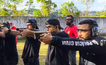 Policiais do sul de SC passam por treinamento com armas curtas