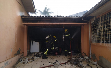 Jovem é suspeito de incendiar casa após discussão