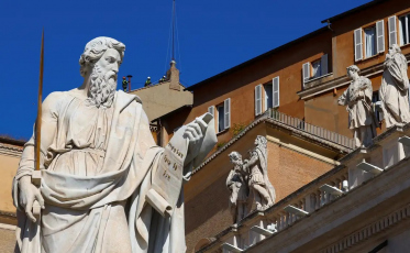 Instalada na Capela Sistina chaminé que anunciará o novo papa