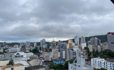 [Áudio] Semana será marcada por frente fria e chuva