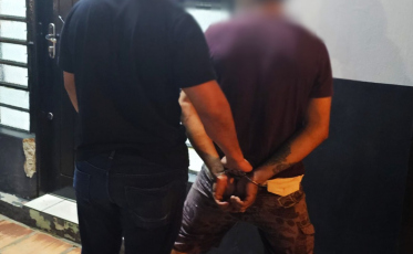 [Vídeos] Autor de roubo armado de carro e comércio é preso em Criciúma