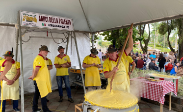 [Áudio] Com 200kg de polenta, Urussanga celebra 147 anos