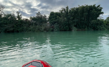 Homem que se afogou ao fugir da polícia segue desaparecido