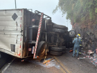 Acidente com caminhão interdita Serra do Rio do Rastro sem previsão de liberação