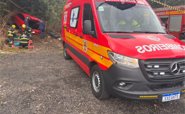 Acidente entre moto e carro mobiliza socorristas em Siderópolis