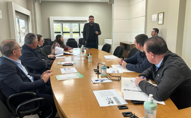 Plano Mãe Luzia 2045 é apresentado a prefeitos da AMREC