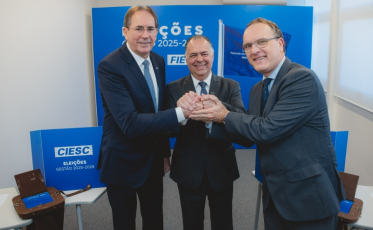 Com unanimidade, Gilberto Seleme é eleito para a presidência da FIESC