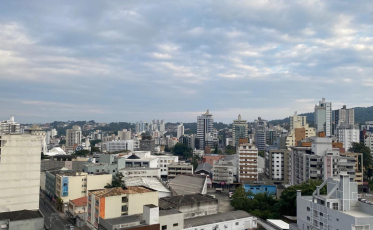 [Áudio] Terça-feira marcada por tempo nublado e máxima de 22°C