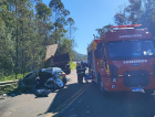 Grave acidente com caminhão deixa um morto e um gravemente ferido na SC-446