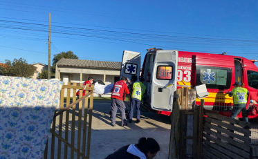 Mulher dá à luz em banheiro com ajuda de vizinhas e bombeiros no Balneário Rincão