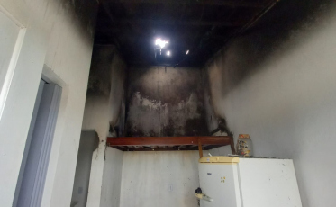 Incêndio danifica kitnet em Içara