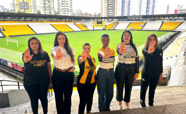 Agosto Lilás: OAB Criciúma promove ação de conscientização durante jogo do Criciúma Esporte Clube