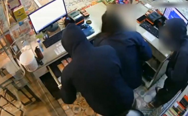 Homem preso e cinco mandados de busca cumpridos em Sangão