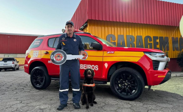 [Aúdio] Bono, o famoso cão de resgate, agora tem viatura adaptada para salvar ainda mais vidas