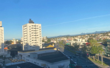 [Áudio]  Sábado com tempo firme e vento forte em Criciúma