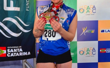 Atleta criciumense conquista melhor marca do ano e ouro no Parajasc