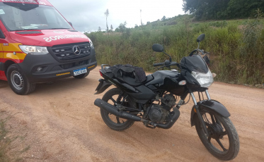 Acidente entre motos em Sangão deixa duas feridas, incluindo grávida