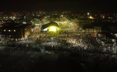 Com multidão, Arroio do Silva celebra a chegada de 2025