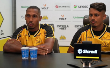 ((Vídeo)) Tigre apresenta Léo Alaba e Gabriel Barros