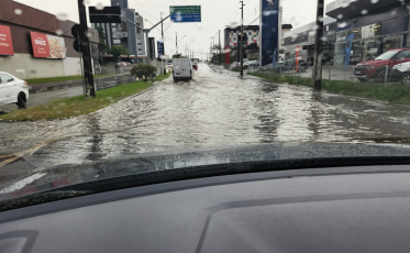 Chuva intensa provoca alagamentos em Criciúma