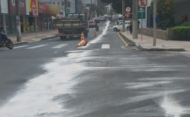 Vazamento de óleo exige atenção de motoristas em Criciúma