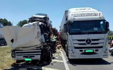 ((Vídeo)) Acidente entre carretas provoca fila quilométrica na BR-101, em Criciúma
