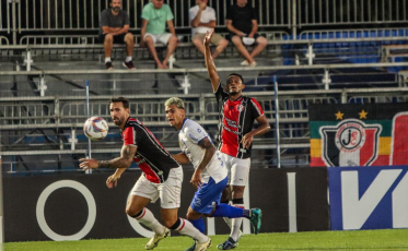 Caravaggio perde primeira em casa e volta para a zona de rebaixamento