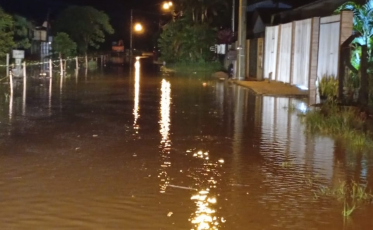 ((Fotos e vídeos)) Chuvas intensas provocam alagamentos na região