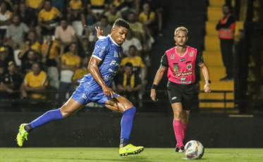 De virada, Caravaggio conquista vitória histórica contra o Criciúma