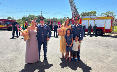 Solenidade marca passagem de comando e homenagens no CBMSC