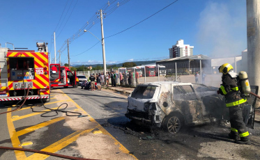 Colisão seguida de incêndio deixa homem gravemente ferido em Cocal do Sul