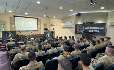 PM de Criciúma recebe curso do BOPE para combate à crimes violentos, com roubo simulado