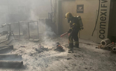 Fábrica de embalagens é atingida por incêndio em Criciúma