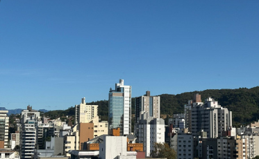 [Áudio]  Forte presença de sol e temperatura máxima de 30ºC