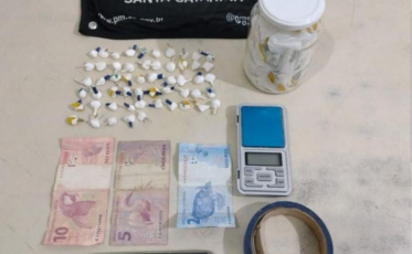 Trio é preso em Siderópolis por tráfico de drogas e receptação