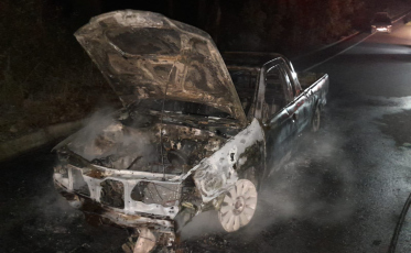 Incêndio destrói carro em Morro da Fumaça