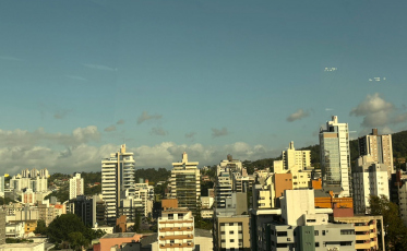 [Áudio] Sol com nuvens em Criciúma e região