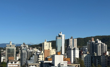[Áudio]  Tempo firme com sol em Criciúma e região