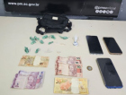 Trio é preso com drogas escondidas em poste em Balneário Rincão