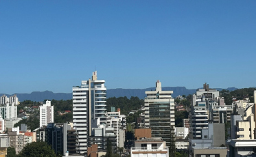 [Áudio] Tempo firme com sol em Criciúma e região