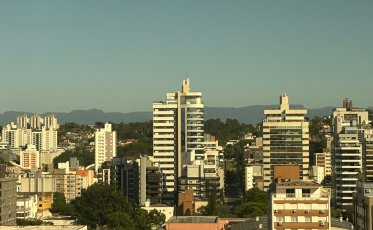 [Áudio] Sol e calor presentes no sul catarinense nesta sexta-feira 