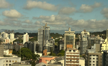 [Áudio] Sol entre nuvens em Criciúma e região