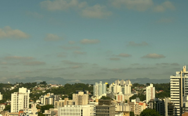 [Áudio] Tempo em Criciúma esquenta e pode chegar aos 33°C