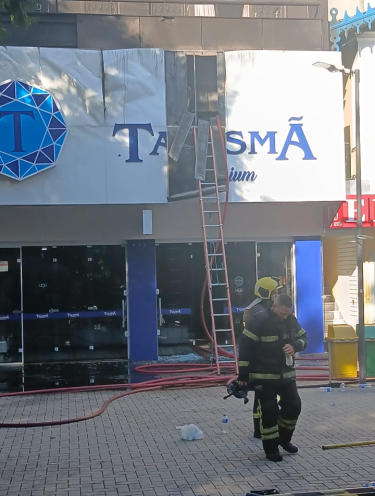 Incêndio na Praça Nereu Ramos deixa rastro de fumaça em Criciúma