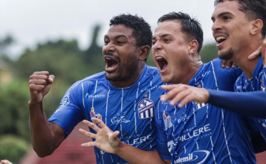 Show do Azulão: Caravaggio marca oito gols e vira líder da Série B Catarinense