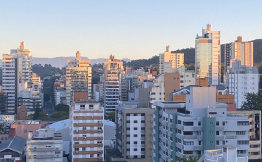 Adeus, chuva: frente fria muda o tempo e traz dias de frio intenso em SC