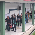 Primeiro turno começa com filas e tranquilidade nos locais de votação da região